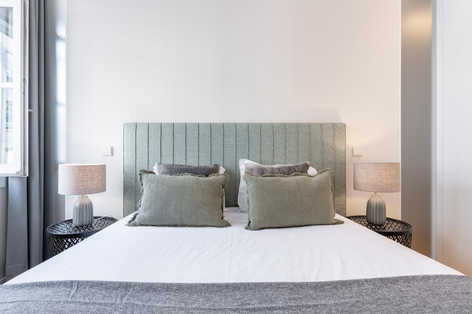 Viva 4 Suites Batalha Residence & Size Flats Batalha ポルト エクステリア 写真